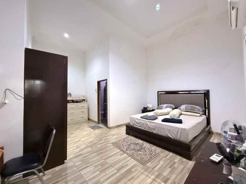 dijual rumah tanah tinggi johar baru