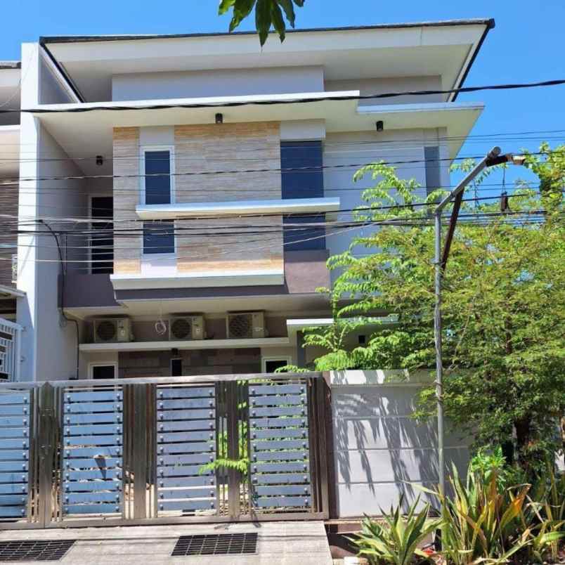 dijual rumah tenggilis