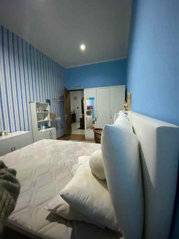 dijual rumah terrace setiabudi