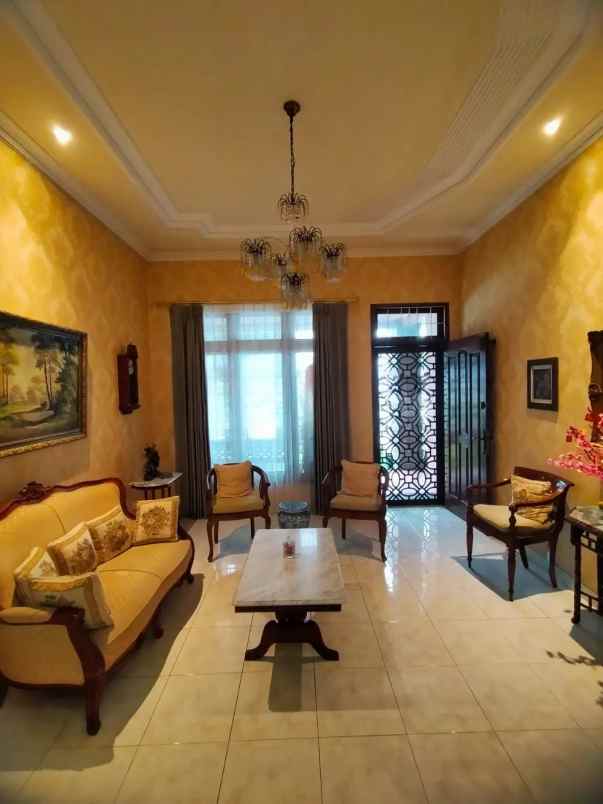 dijual rumah villa bukit indah pakuwon