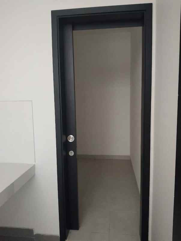 dijual rumah villa pasir putih 5 pik2