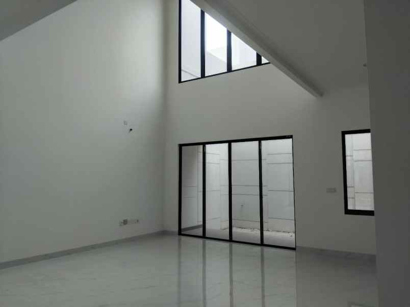 dijual rumah villa pasir putih 5 pik2