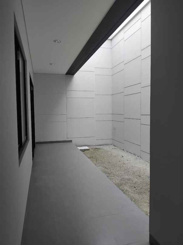 dijual rumah villa pasir putih 5 pik2