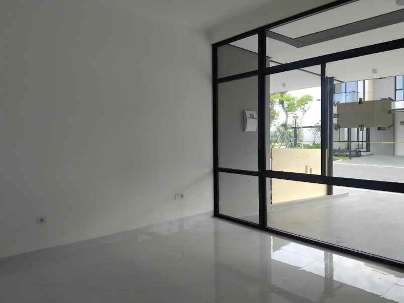 dijual rumah villa pasir putih 5 pik2