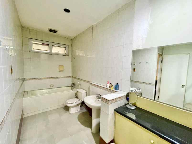 dijual rumah villa sentra raya citraland