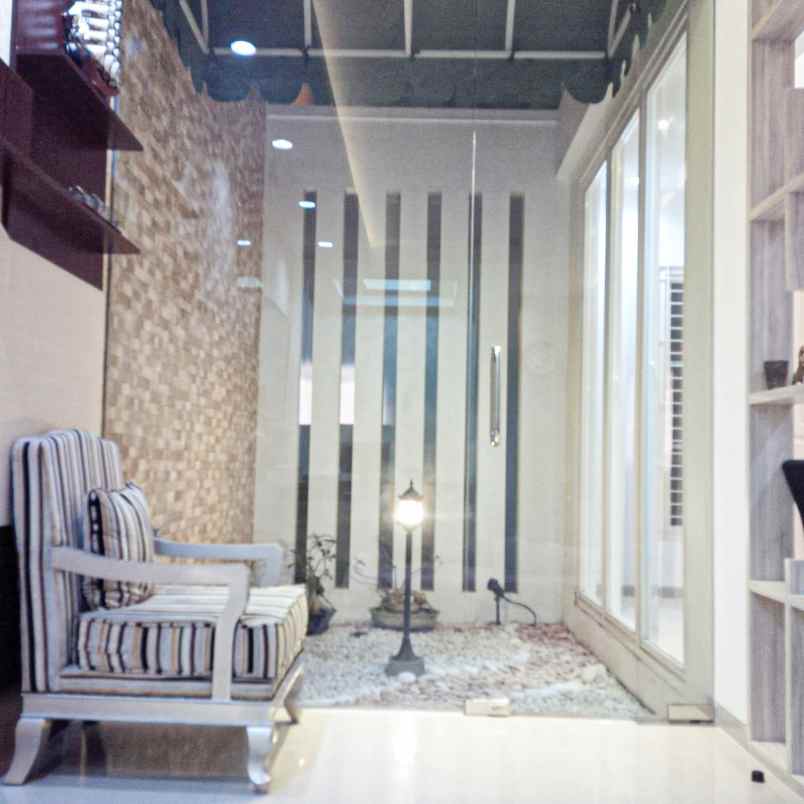 dijual rumah wisma bukit mas