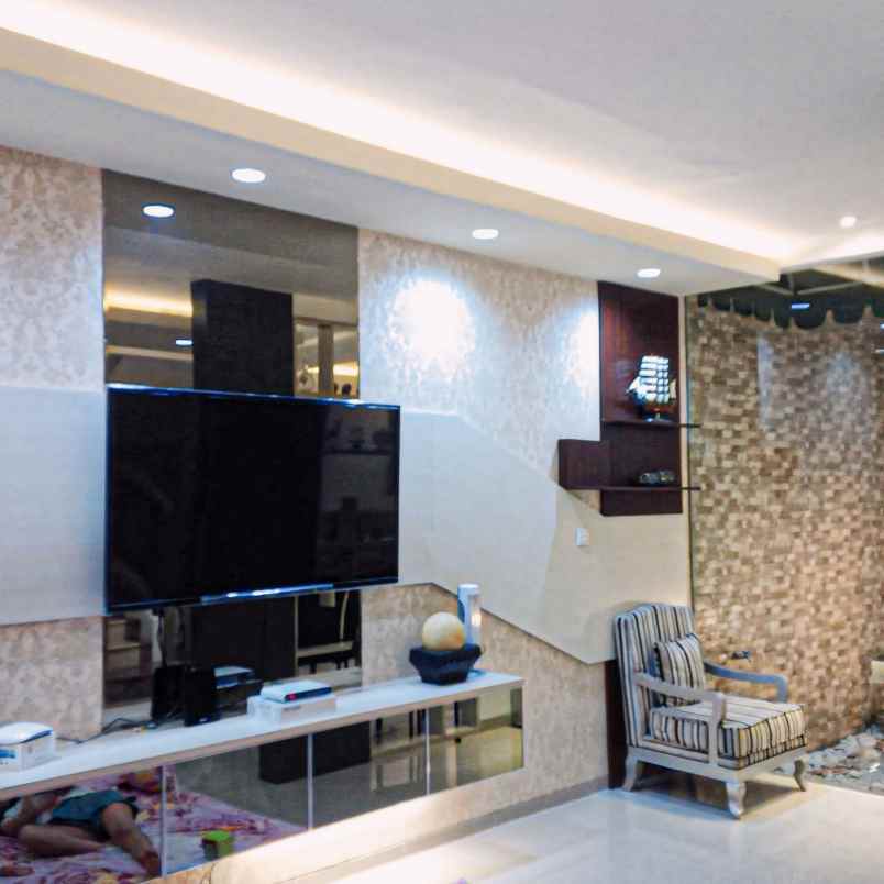 dijual rumah wisma bukit mas