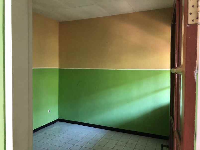 dijual rumah wisma lidah kulon