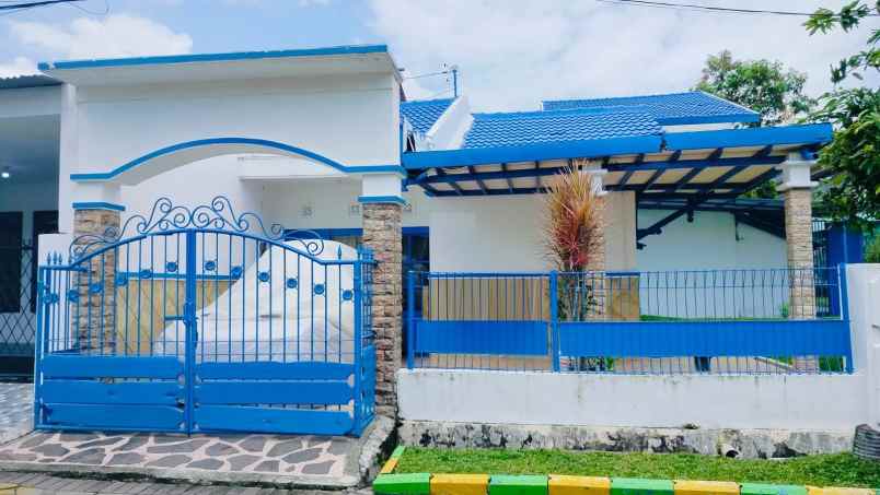 dijual rumah wisma lidah kulon