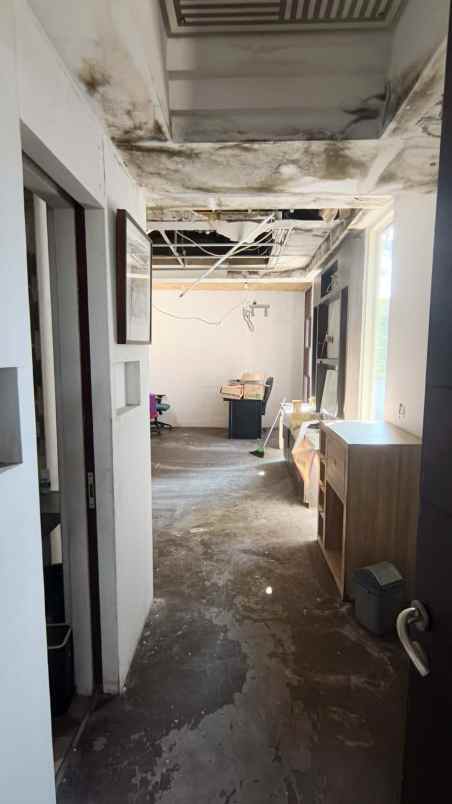 dijual rumah woodland citraland