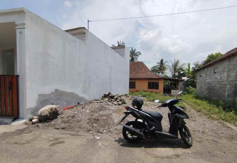 dijual tanah jl kaliurang km 12