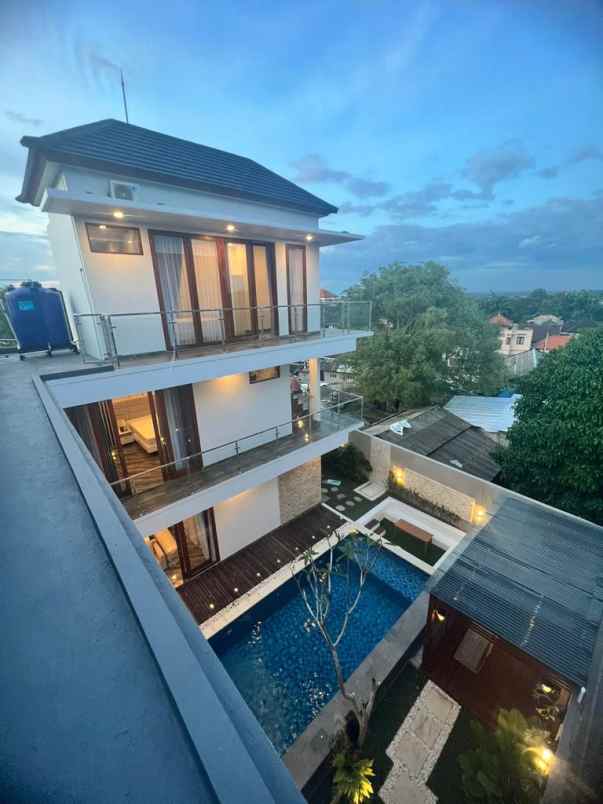 dijual villa jalan raya kampus unud