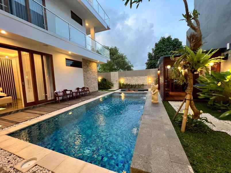 dijual villa jalan raya kampus unud