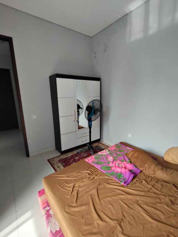 dijual villa oro oro ombo