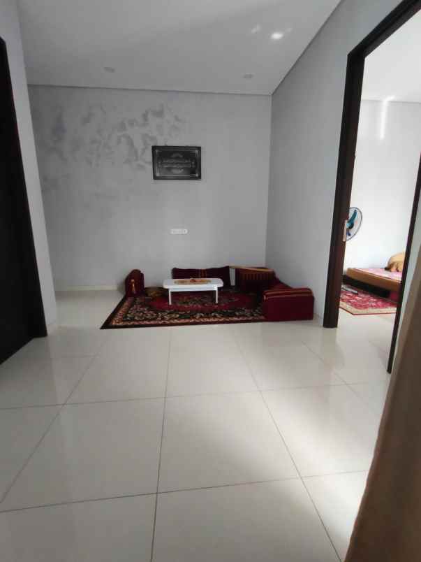 dijual villa oro oro ombo