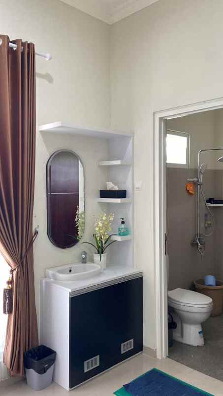 dijual villa villa kota batu dekat