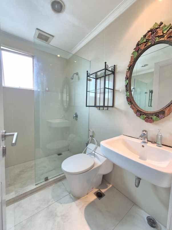 disewa apartemen french walk moi posisi hook furnished