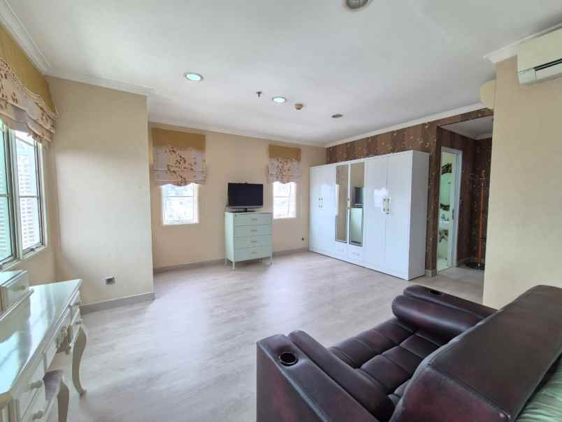 disewa apartemen french walk moi posisi hook furnished