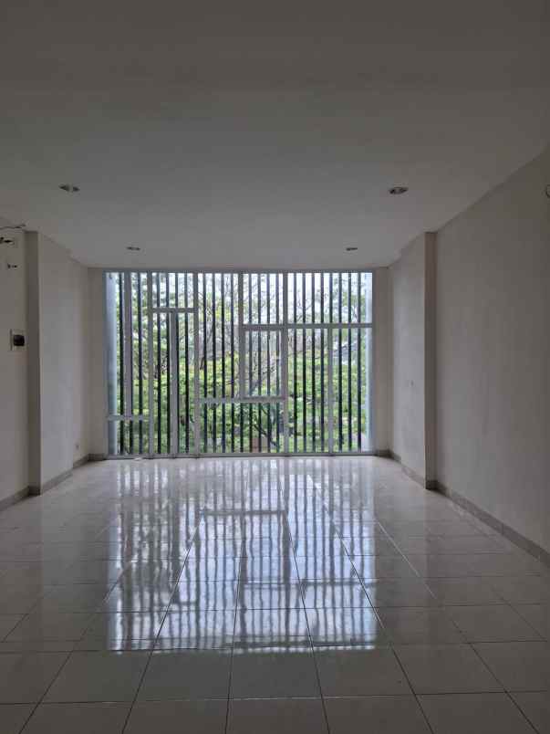 disewa ruko 3 lantai jgc jakarta timur