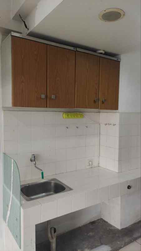 disewakan 2 unit apartemen metropolis tower c