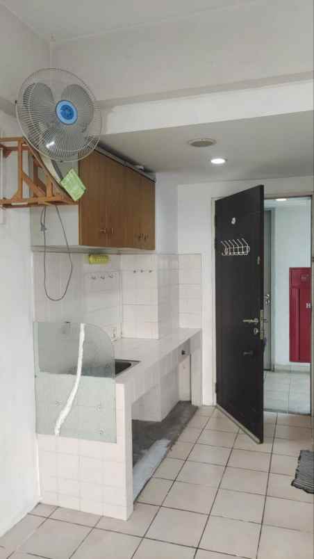 disewakan 2 unit apartemen metropolis tower c