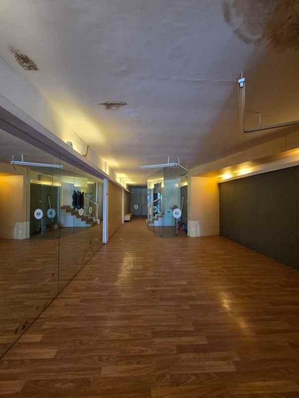 disewakan ruko 4 lantai di klampis jaya