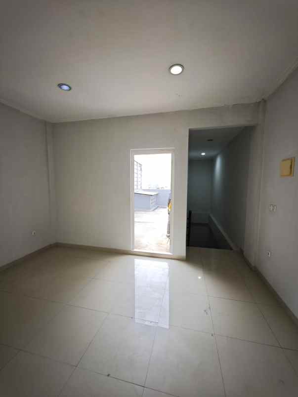 disewakan ruko gudang kantor green village