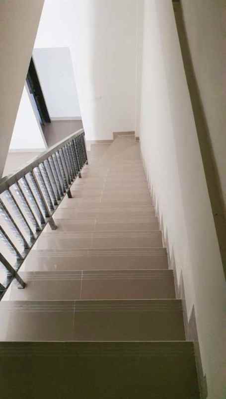 disewakan ruko gudang kantor jl gading soho japan