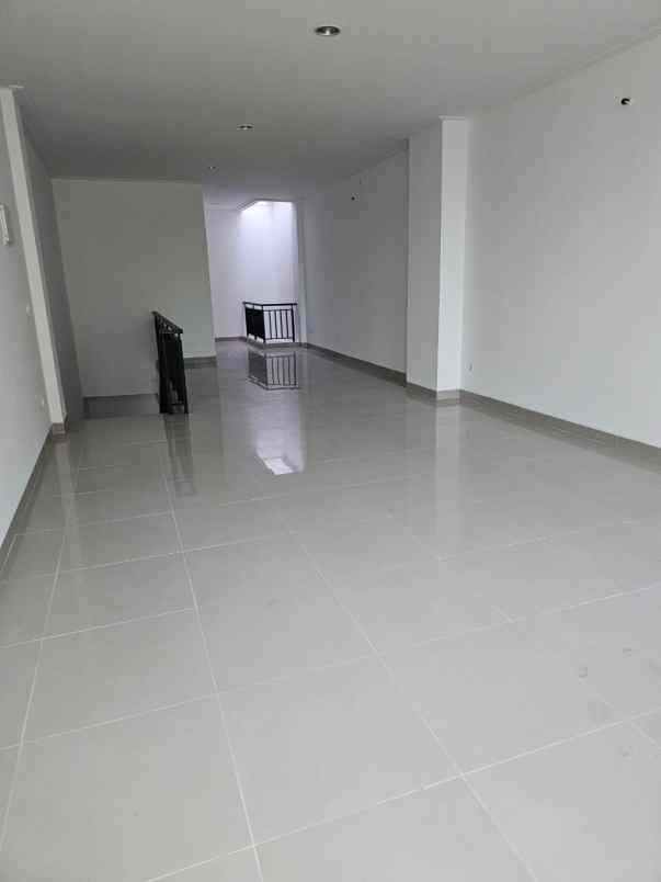 disewakan ruko osaka pik2 boulevard 145 juta