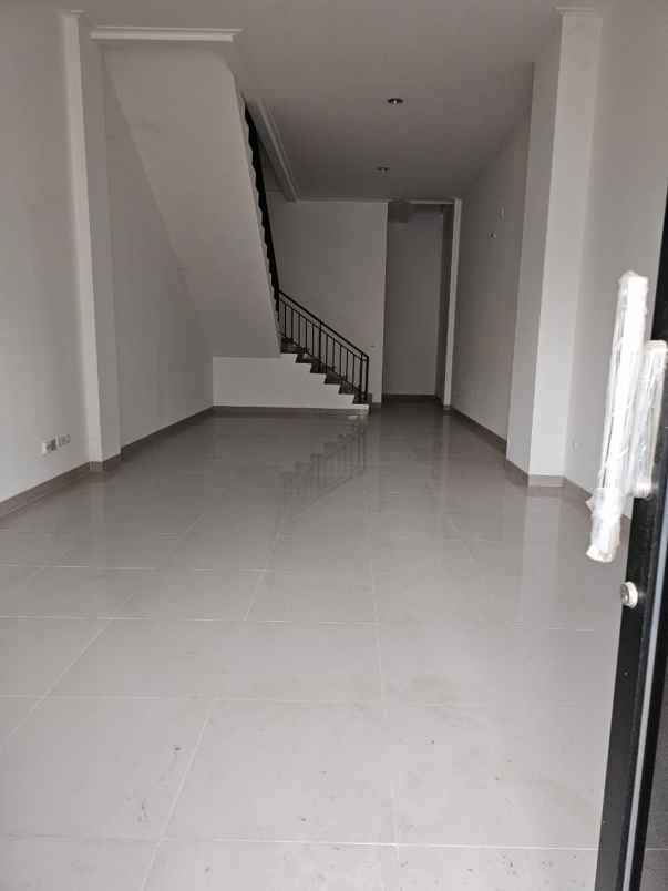 disewakan ruko osaka pik2 boulevard 145 juta