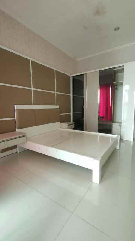 disewakan rumah bukit telaga golf