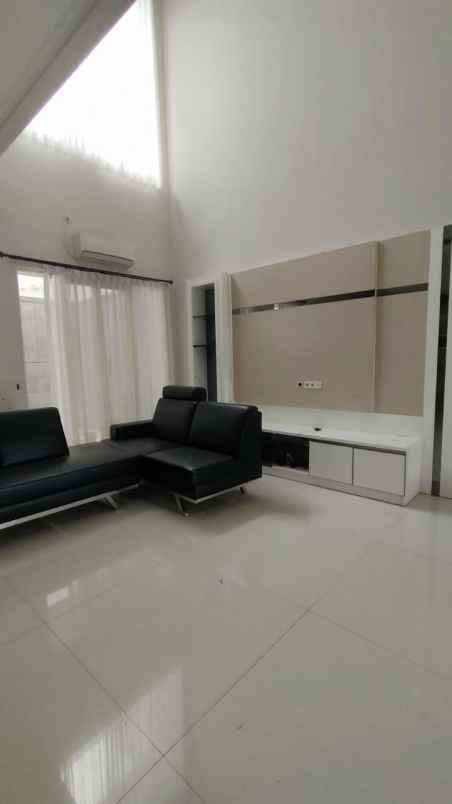 disewakan rumah bukit telaga golf