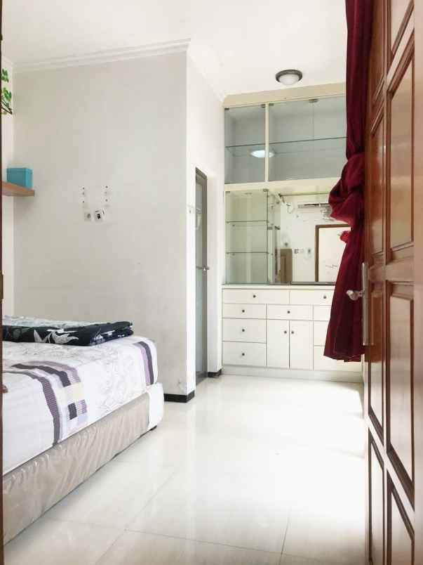 disewakan rumah darmo permai utara surabaya barat