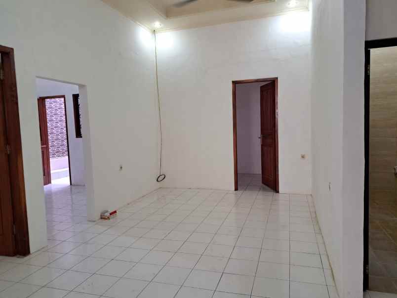 disewakan rumah di kebayoran lama