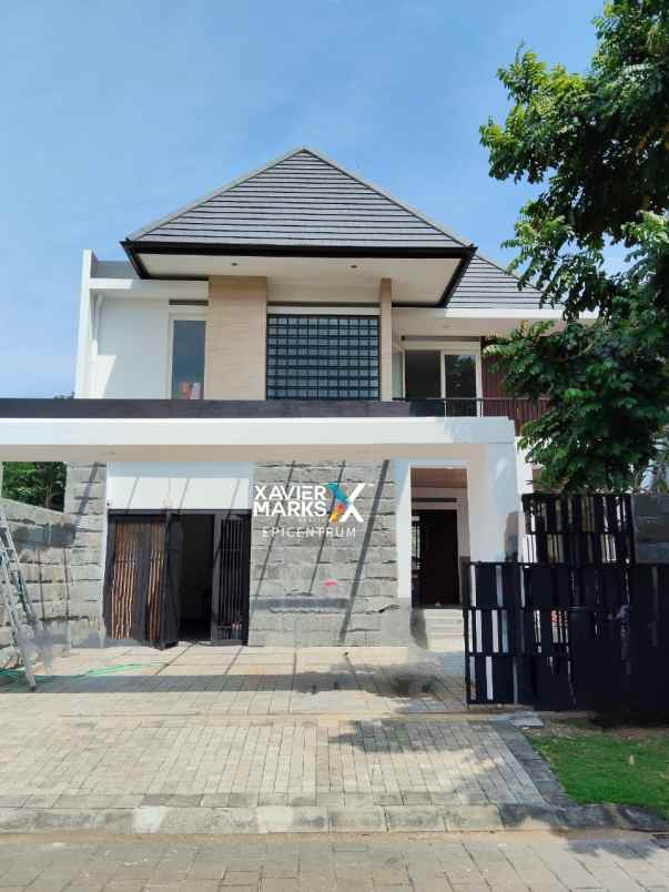 disewakan rumah graha family 2 lantai ada private pool