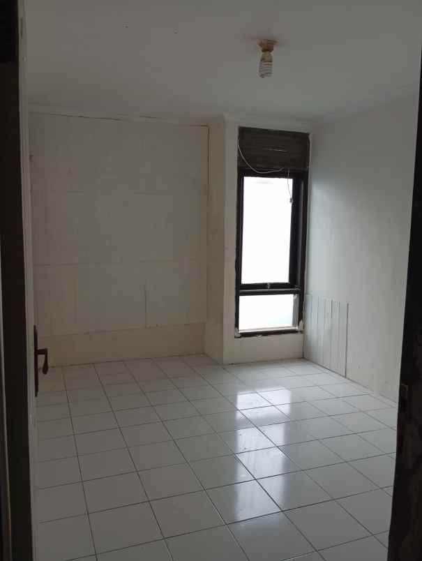 disewakan rumah jalan bukit sariwangi