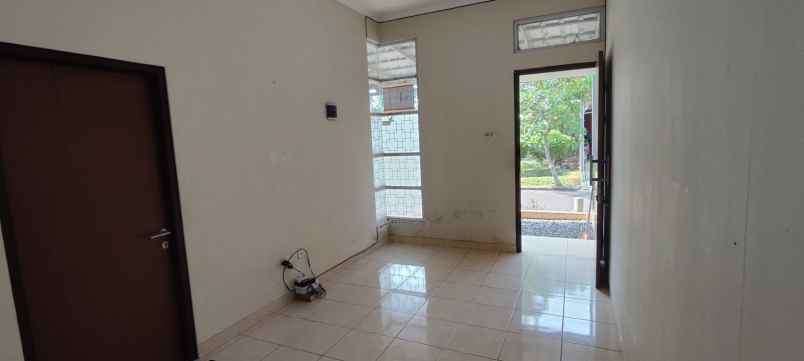 disewakan rumah kgv2 karawang barat