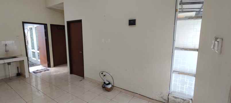 disewakan rumah kgv2 karawang barat