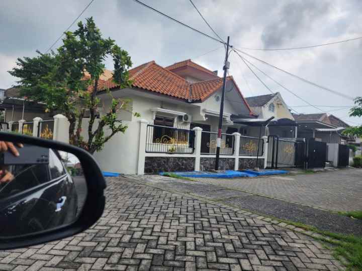 disewakan rumah klampis semolo
