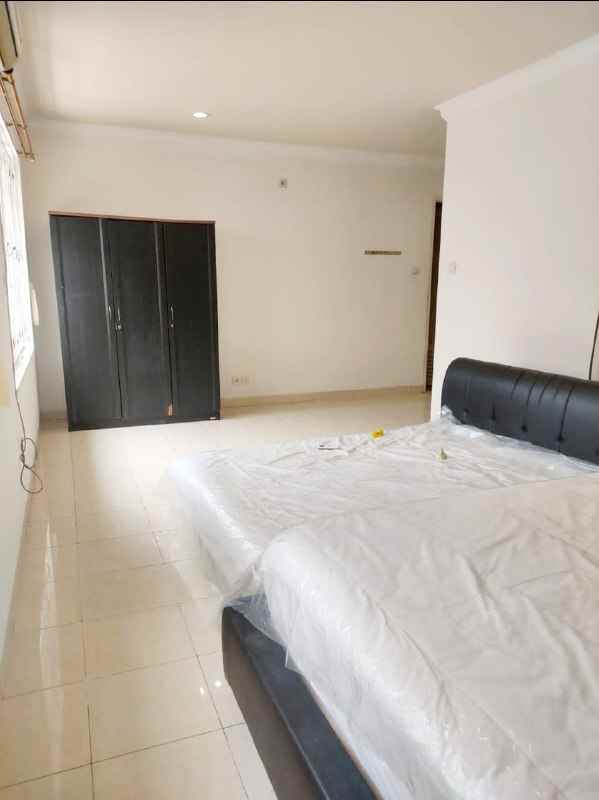 disewakan rumah pakuwon city virginia regency