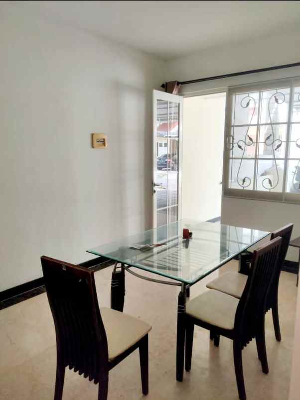 disewakan rumah pakuwon city virginia regency