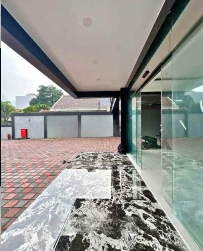 gedung perkantoran 6 lantai di menteng jakarta pusat