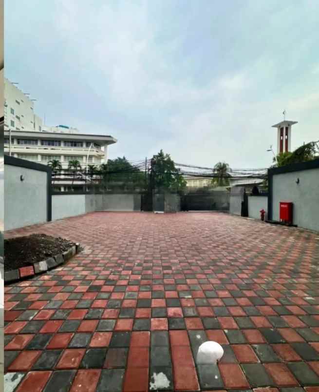 gedung perkantoran 6 lantai di menteng jakarta pusat