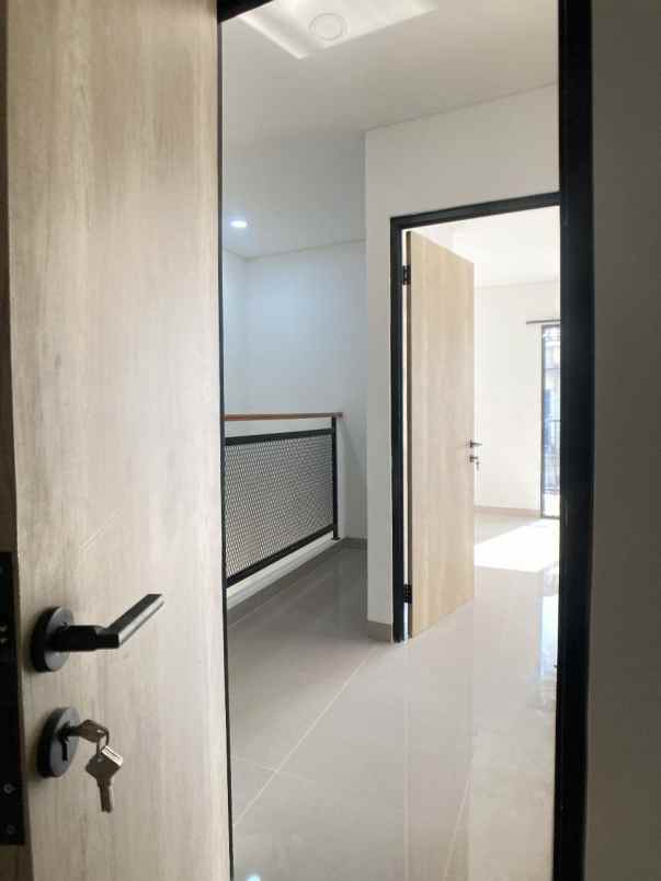 jual rumah 2 lantai ciracas green view