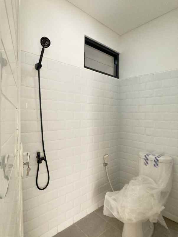 jual rumah 2 lantai ciracas green view