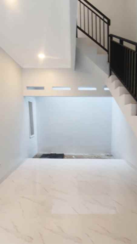 jual rumah baru minimalis siap huni di kreo selatan