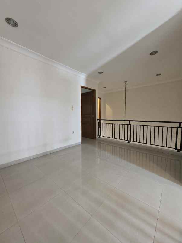 jual rumah baru renovasi di tebet jakarta selatan