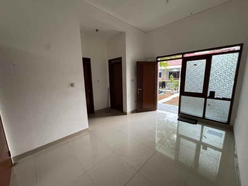 jual rumah di komplek derwati mas