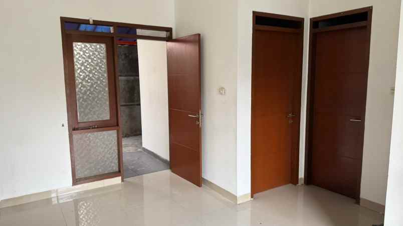 jual rumah di komplek derwati mas
