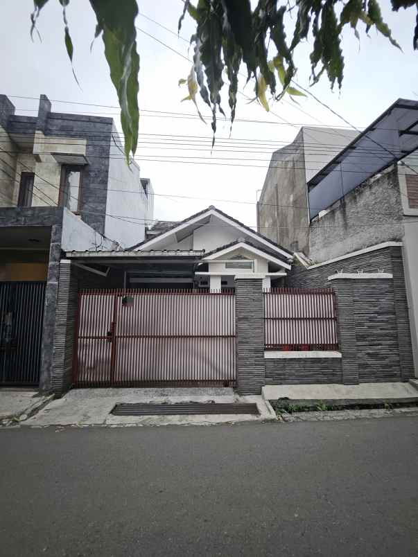 jual rumah strategis cikutra cibeunying kidul cicadas